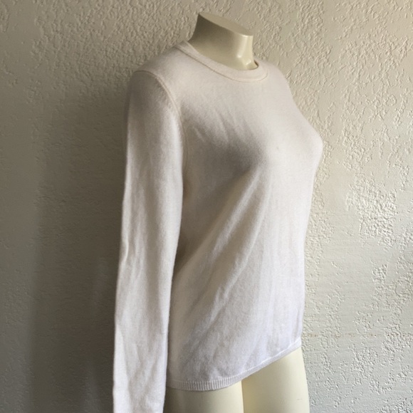 Unbranded ivory cashmere sweater Small. As is - Picture 4 of 8